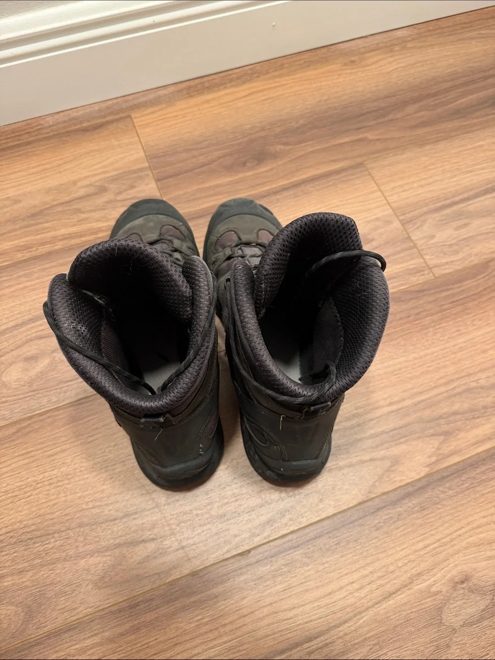 Salomon Men's Black and Brown Trail Boots